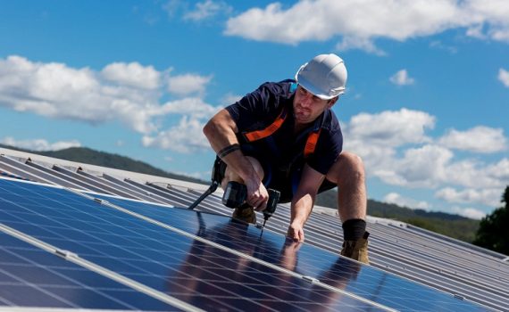 California obliga a poner paneles solares en las casas a partir de 2020
