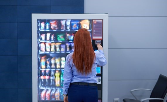 Regular la oferta de las máquinas de alimentos en espacios públicos