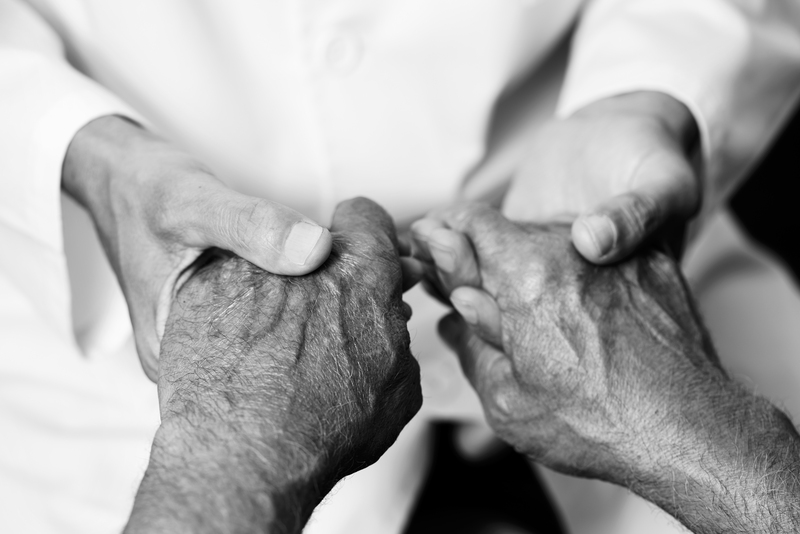 Consejos para paliar el aislamiento en ancianos
