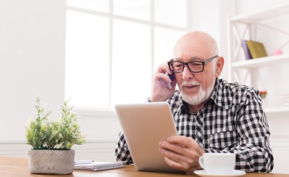 El uso de la tecnología retrasa el deterioro cognitivo en los mayores