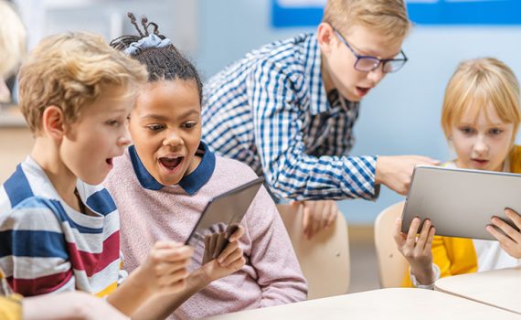 Los profesores fomentan el uso de la tecnología en el aula