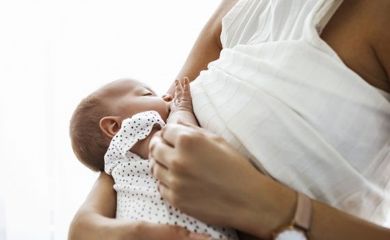 Estudio analiza los efectos de la leche materna en el sistema inmunitario