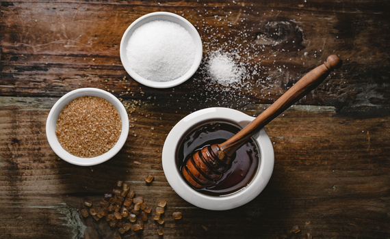 Miel vs Azúcar. ¿Cuál es más saludable?