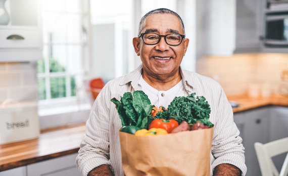 Cómo la nutrición afecta a las personas mayores