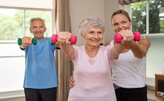 Entendiendo la relación entre la pérdida de  masa muscular y el declive cognitivo en el envejecimiento
