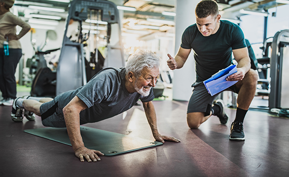 Estudio comparativo sobre los efectos del entrenamiento de fuerza en los adultos mayores de 65 a 75 años y adultos mayores de más de 85 años