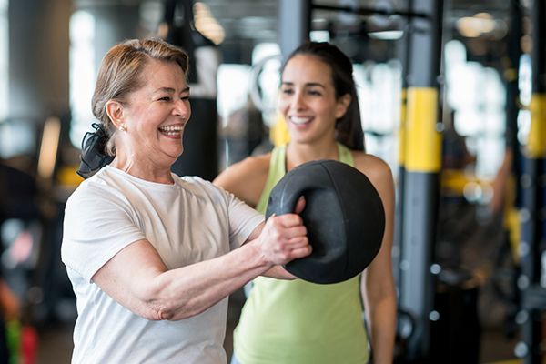 Los beneficios a largo plazo del entrenamiento de fuerza en las personas mayores