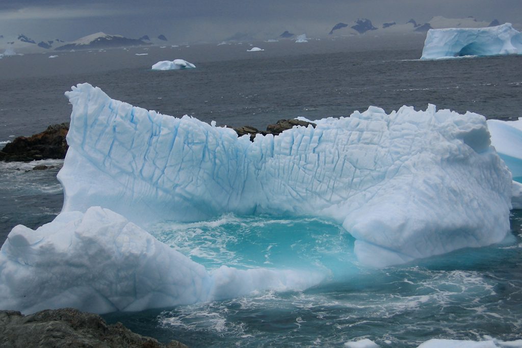 Fotografía del deshielo de un glaciar. 